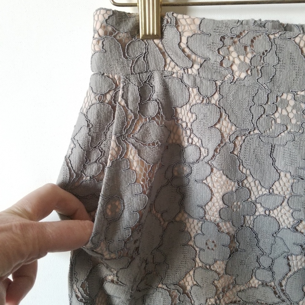 ANTHROPOLOGIE Feather Bone Lace Wide Leg Pants XS. - Picture 5 of 8